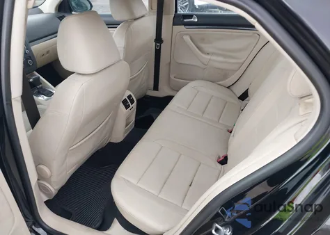 2010 Volkswagen Jetta Se z USA, uszkodzony, nr VIN 3VWRZ7AJ3AM037584